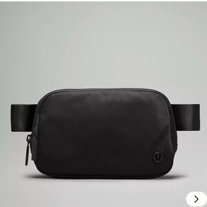 Lululemon Everywhere Black Belt Bag 1L